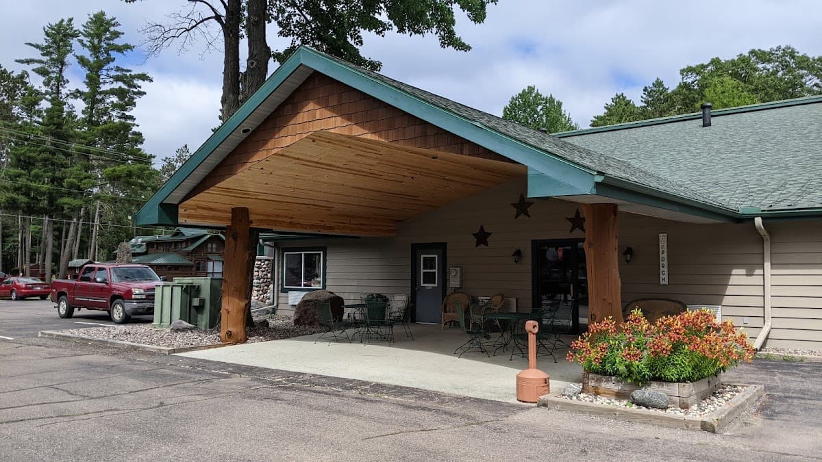Rustic Manor Motor Lodge