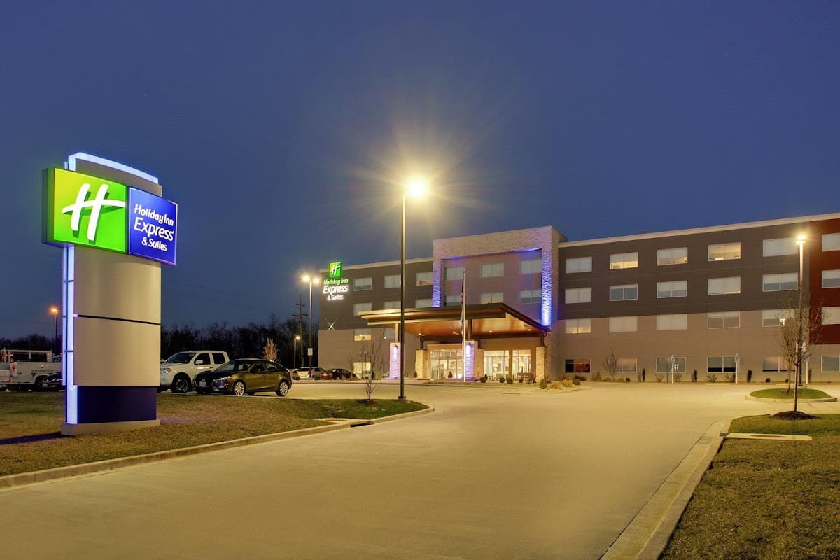 Holiday Inn Express & Suites Mount Vernon by IHG