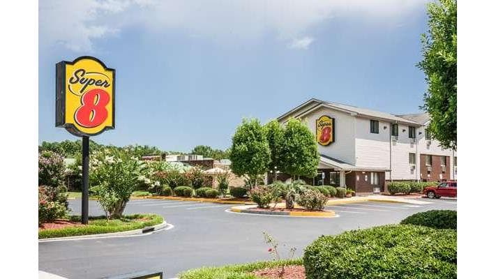 Super 8 by Wyndham Wilmington