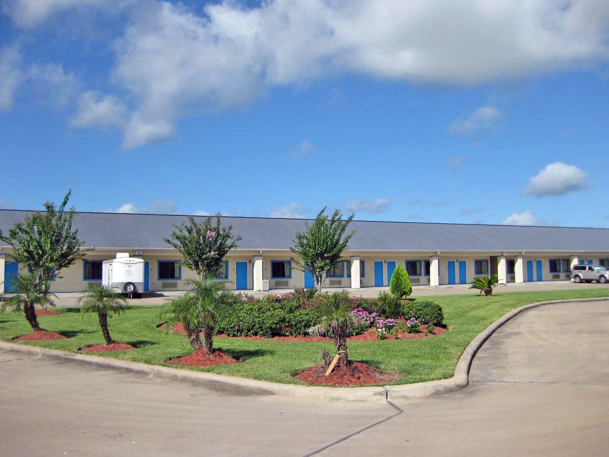 Relax Inn Angleton, TX