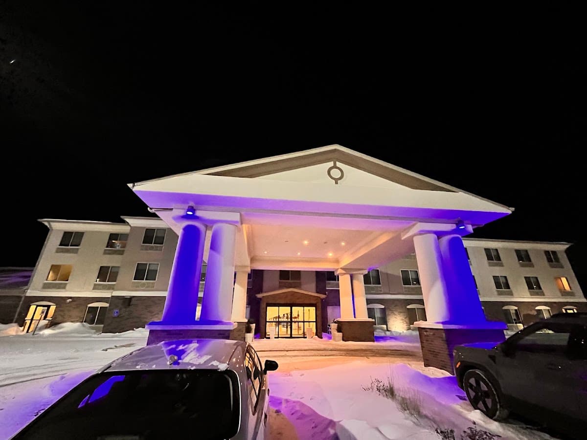 Holiday Inn Express & Suites Sheldon, an IHG Hotel