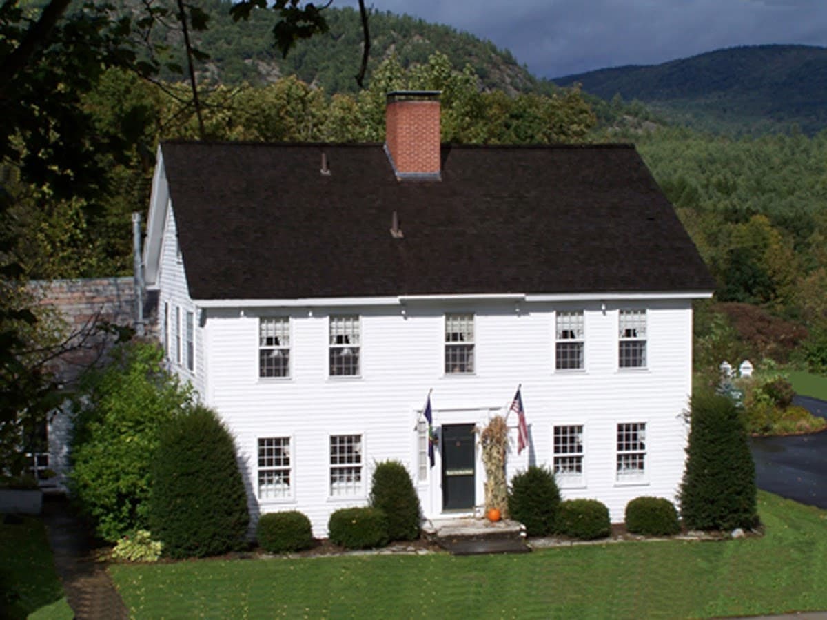 Three Mountain Inn
