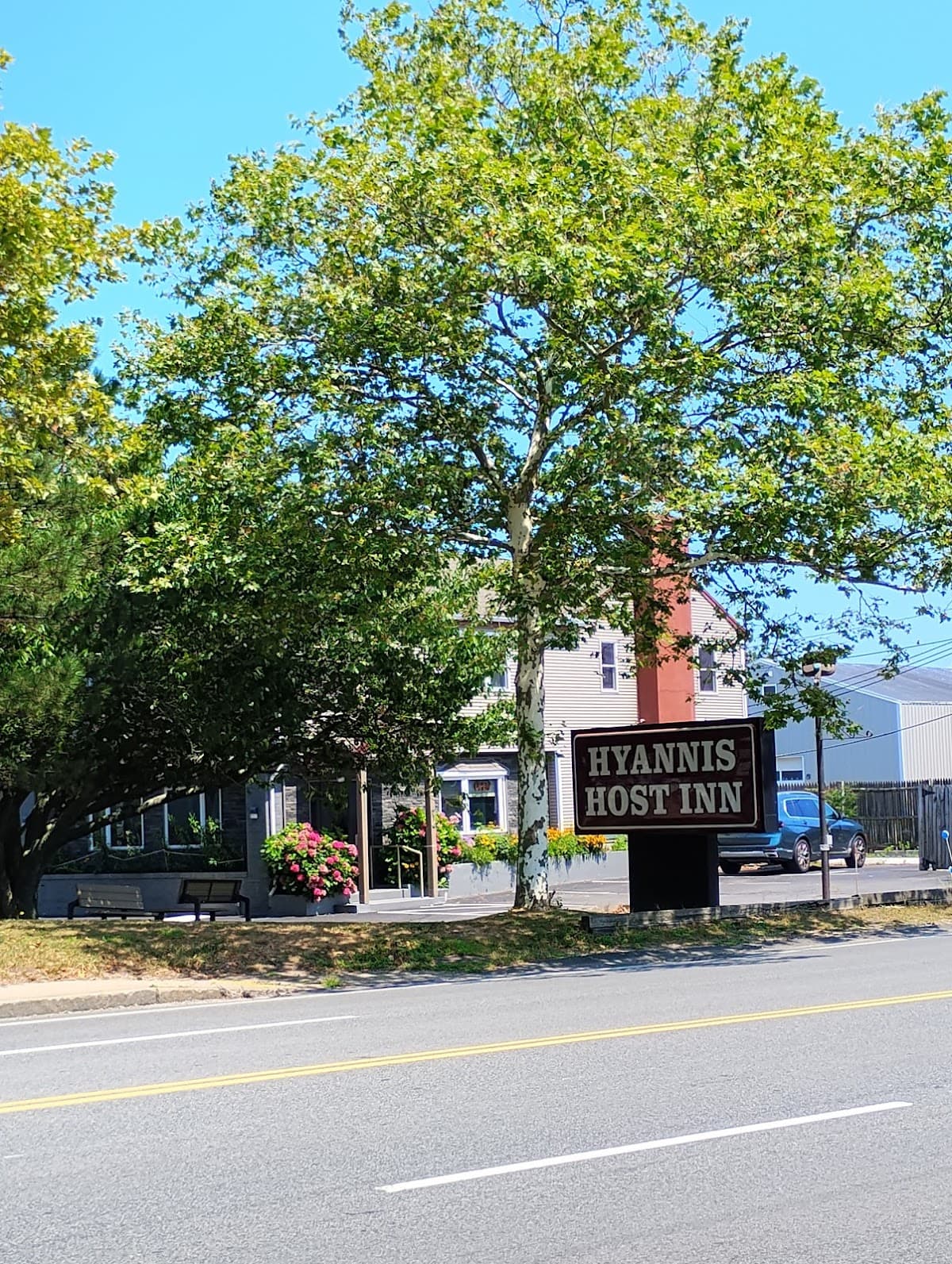 Hyannis Host Inn