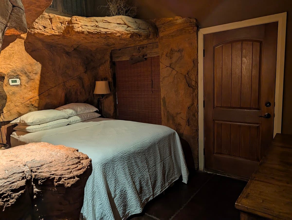 The Honey Moon Trail Inn