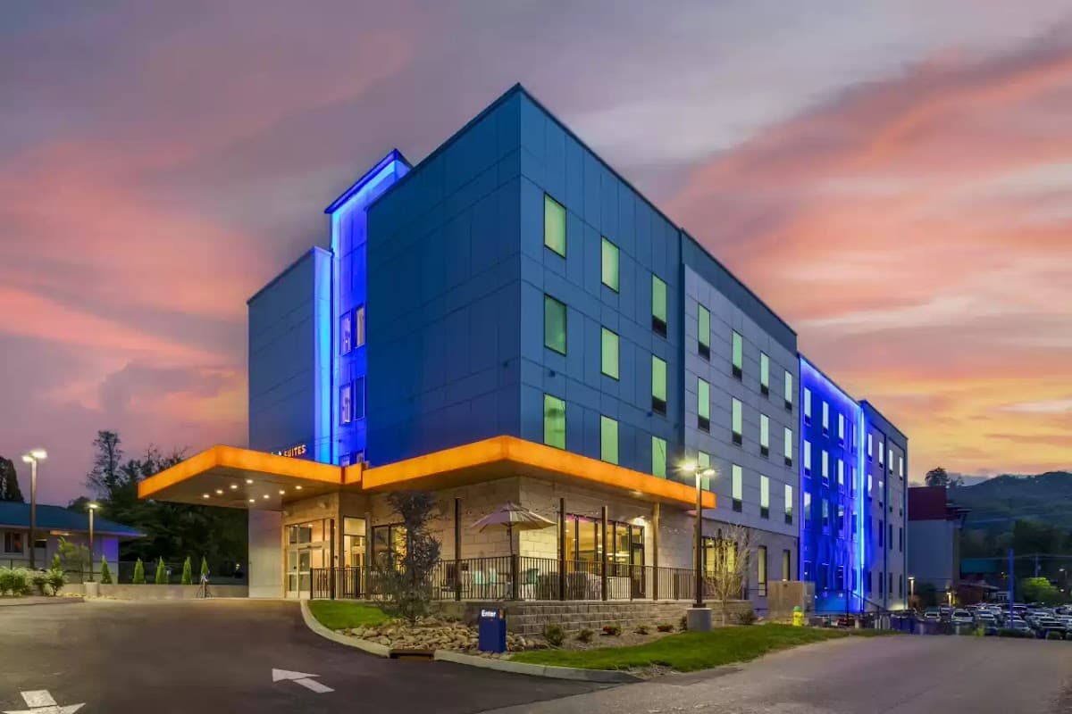 Comfort Suites Gatlinburg Downtown-Convention Center