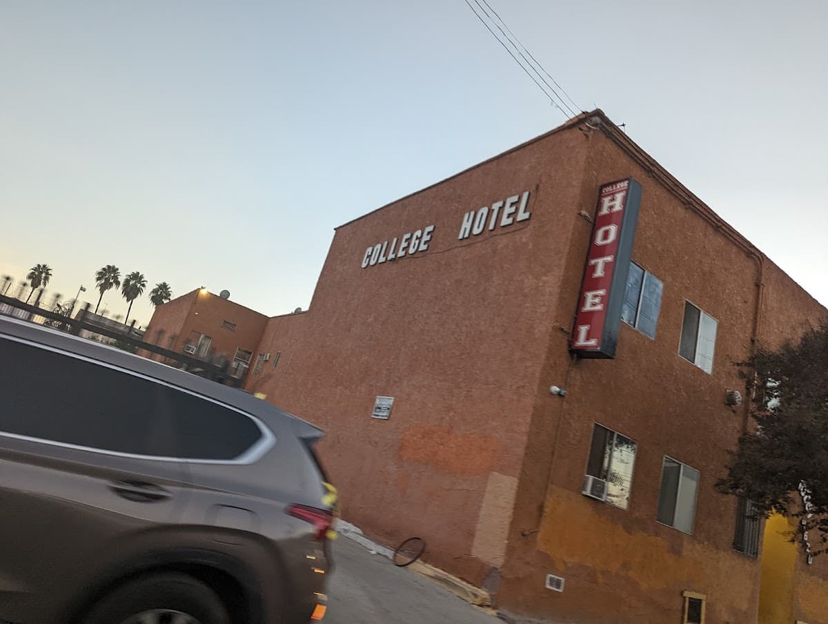 College Hotel