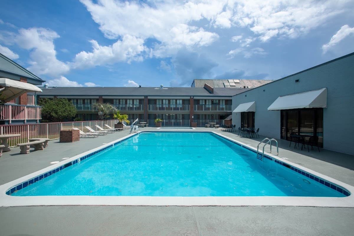 Days Inn by Wyndham Mobile I-65