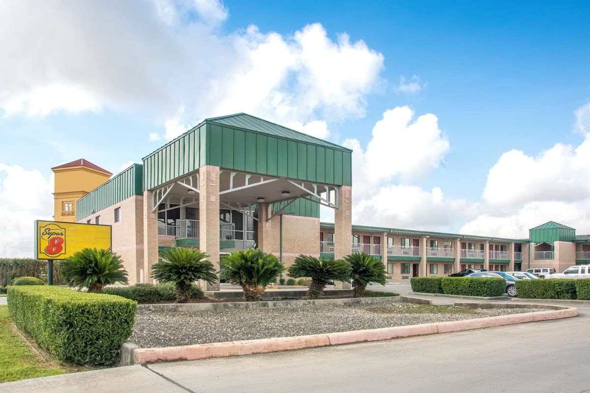 Super 8 by Wyndham Seguin