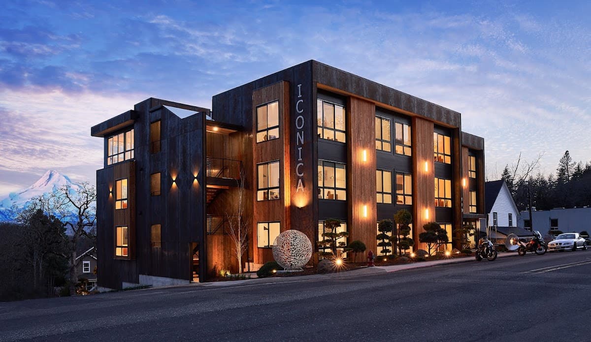 The Iconica - Vacation Rental Hotel & Residences