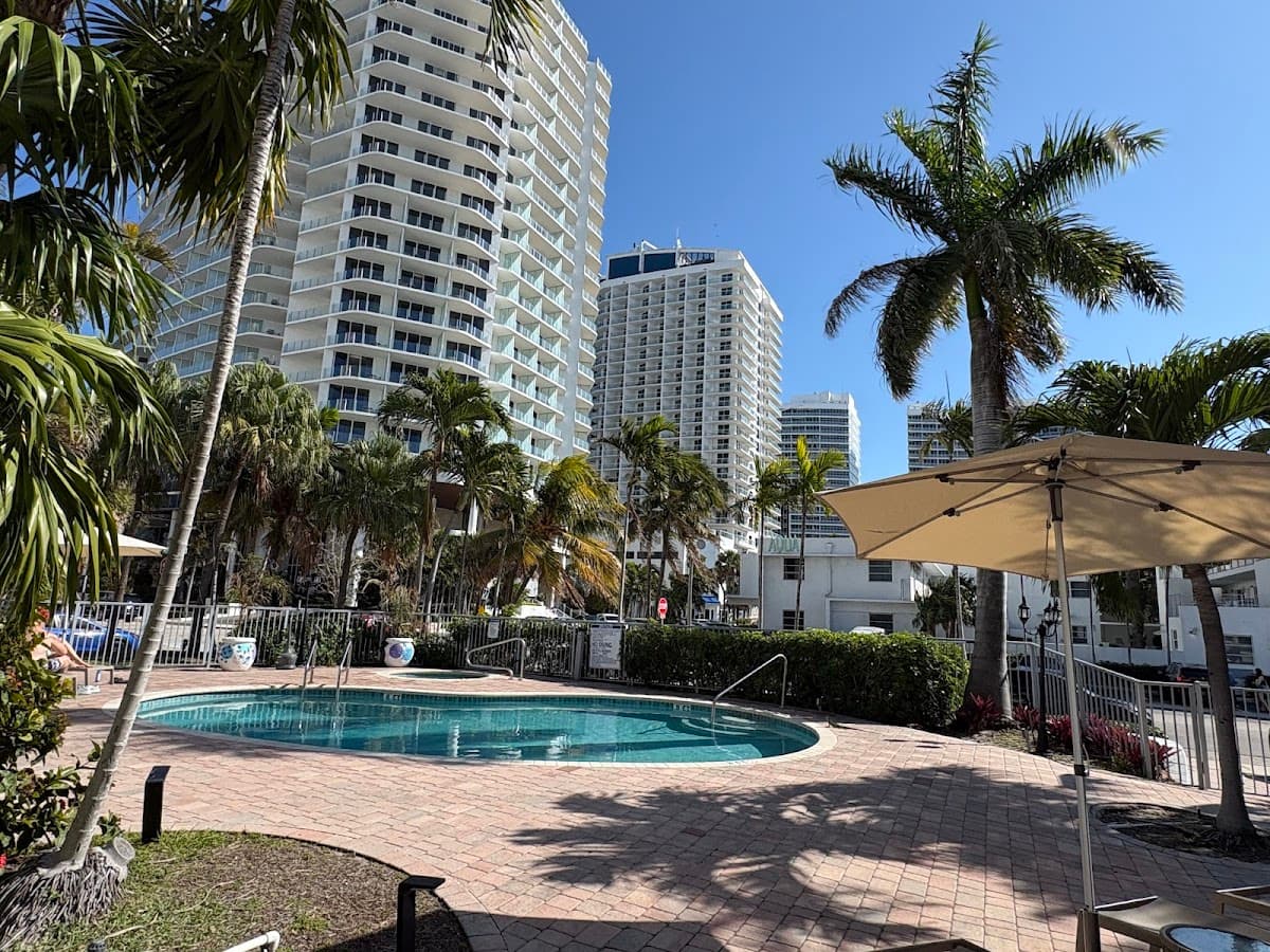 North Beach Hotel