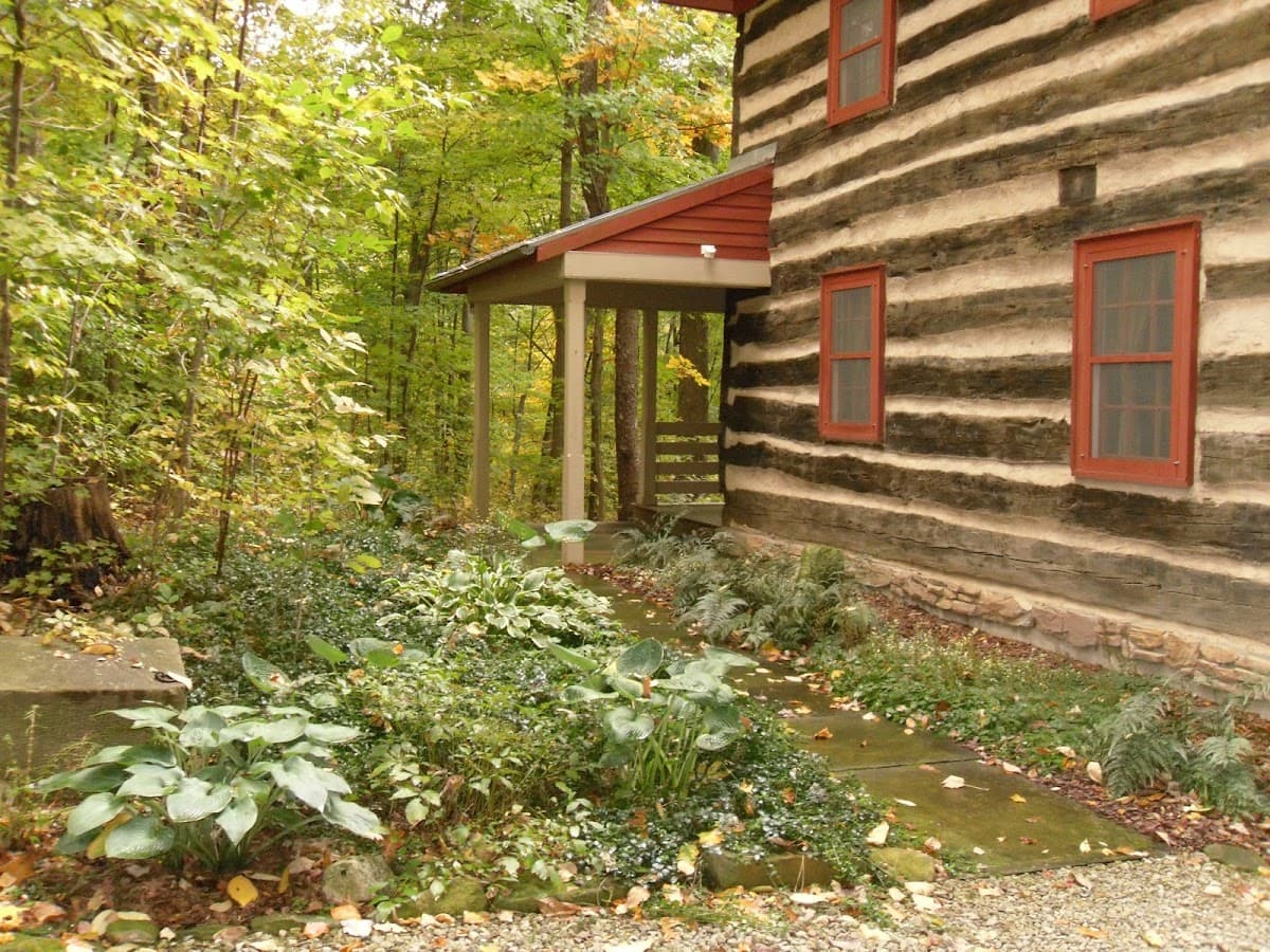 The Cabin at Sassafras Knoll
