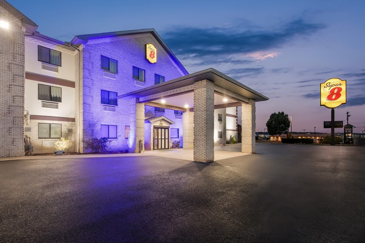 Super 8 by Wyndham Uniontown PA