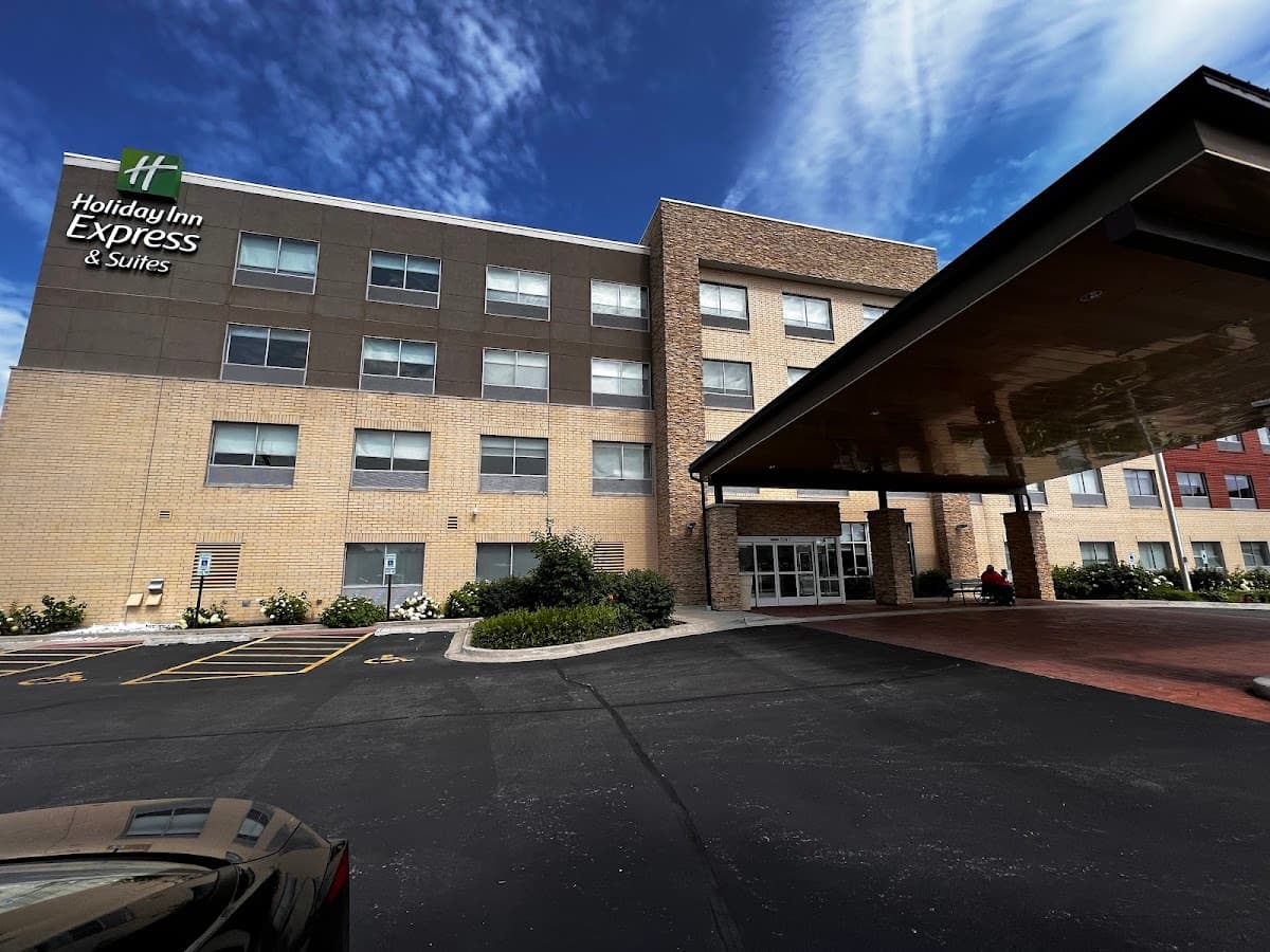 Holiday Inn Express & Suites Chicago North Shore - Niles by IHG