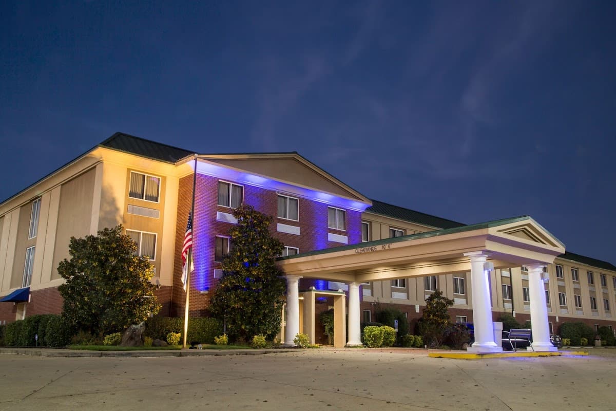 Holiday Inn Express & Suites Oxford by IHG