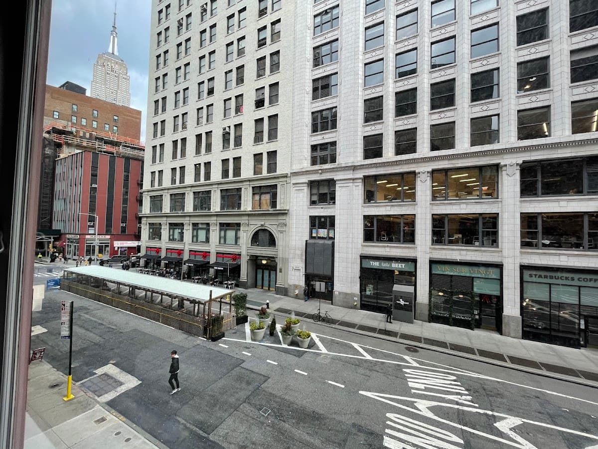 Flatiron Hotel, Sonder