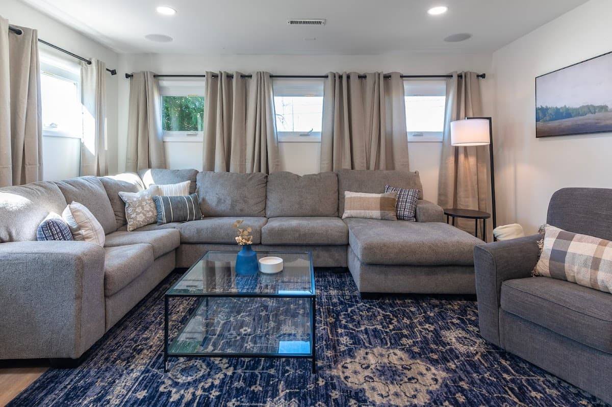 Historic Simmons Estate by Neat Suites