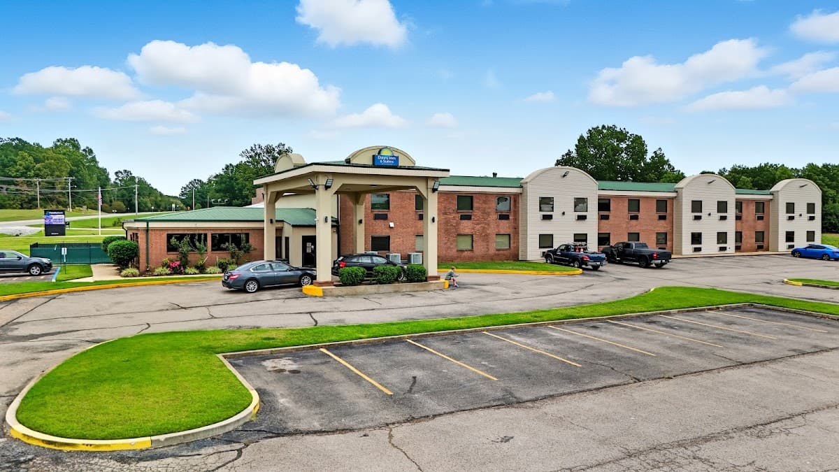 Days Inn & Suites by Wyndham Wynne