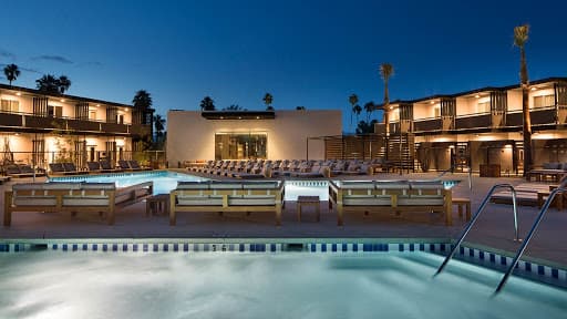 V Palm Springs