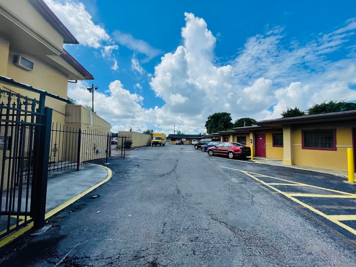 Royal Palms Motel & RV Park