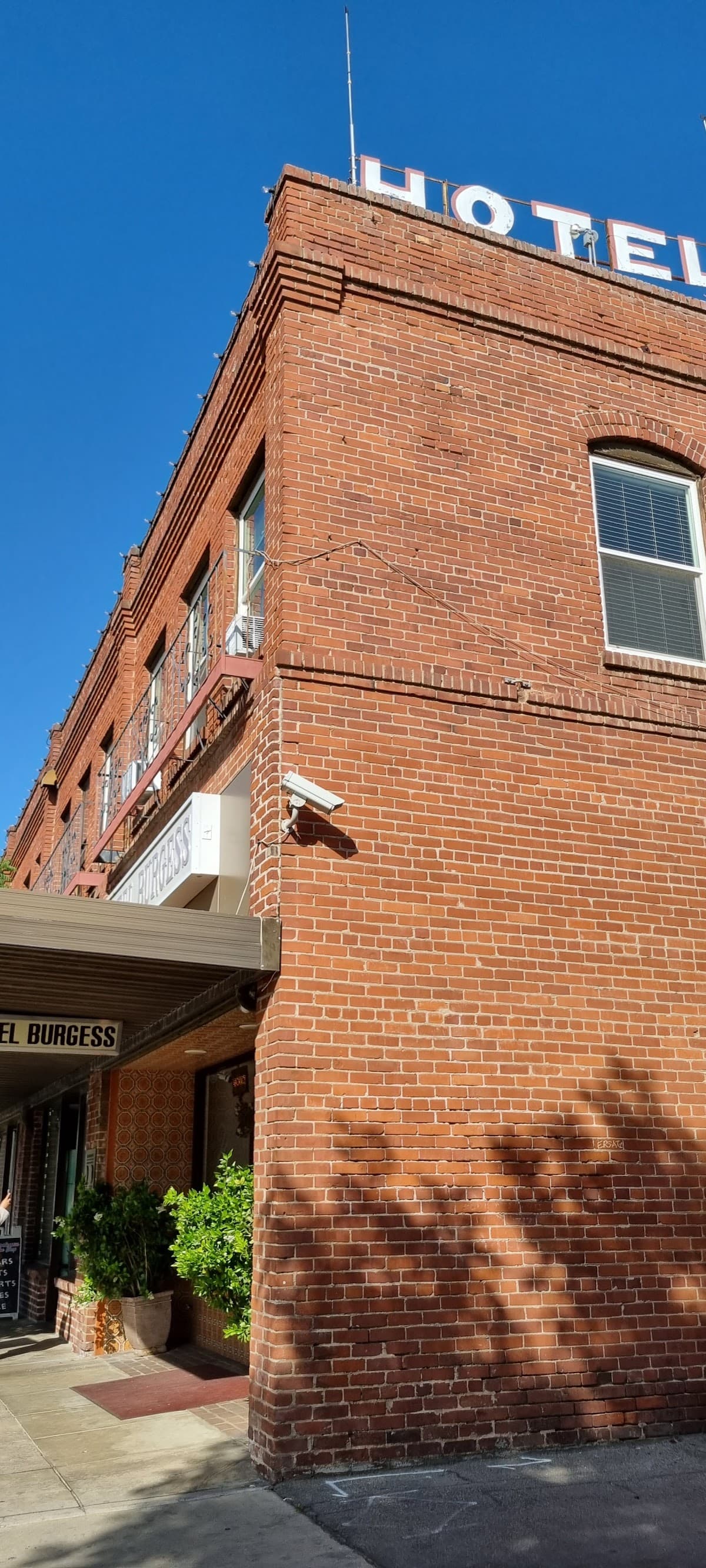 Hotel Burgess