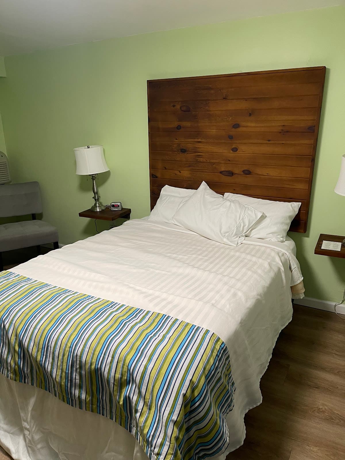 Lake Inn and Restaurant