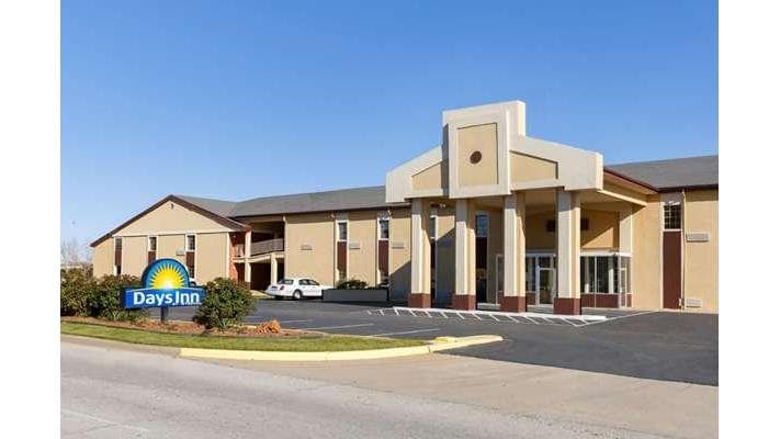 Days Inn by Wyndham Lawton