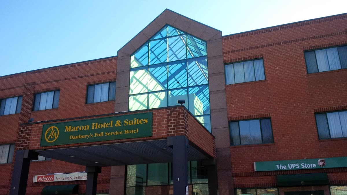 Maron Hotel & Suites