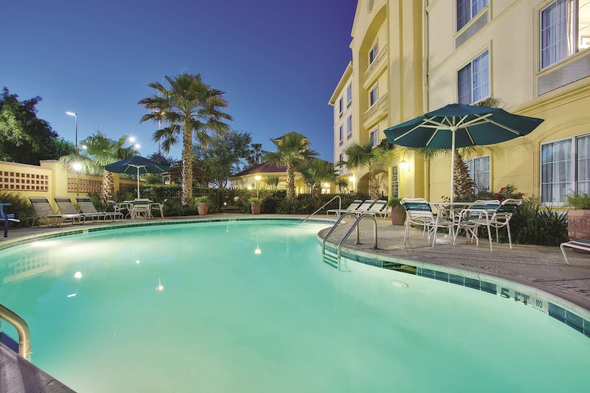 La Quinta Inn & Suites by Wyndham Houston West Park 10