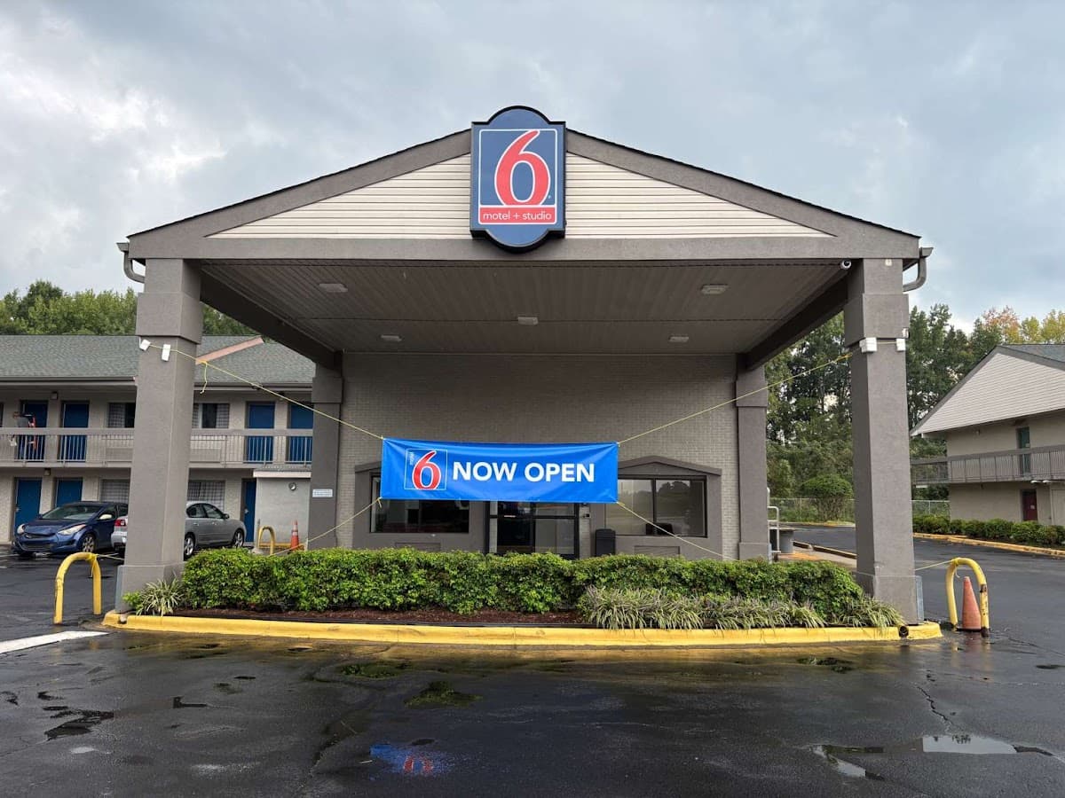 Studio 6 Suites Charlotte, NC-Northlake