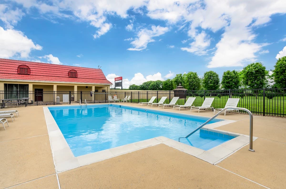 Red Roof Inn & Suites Staunton