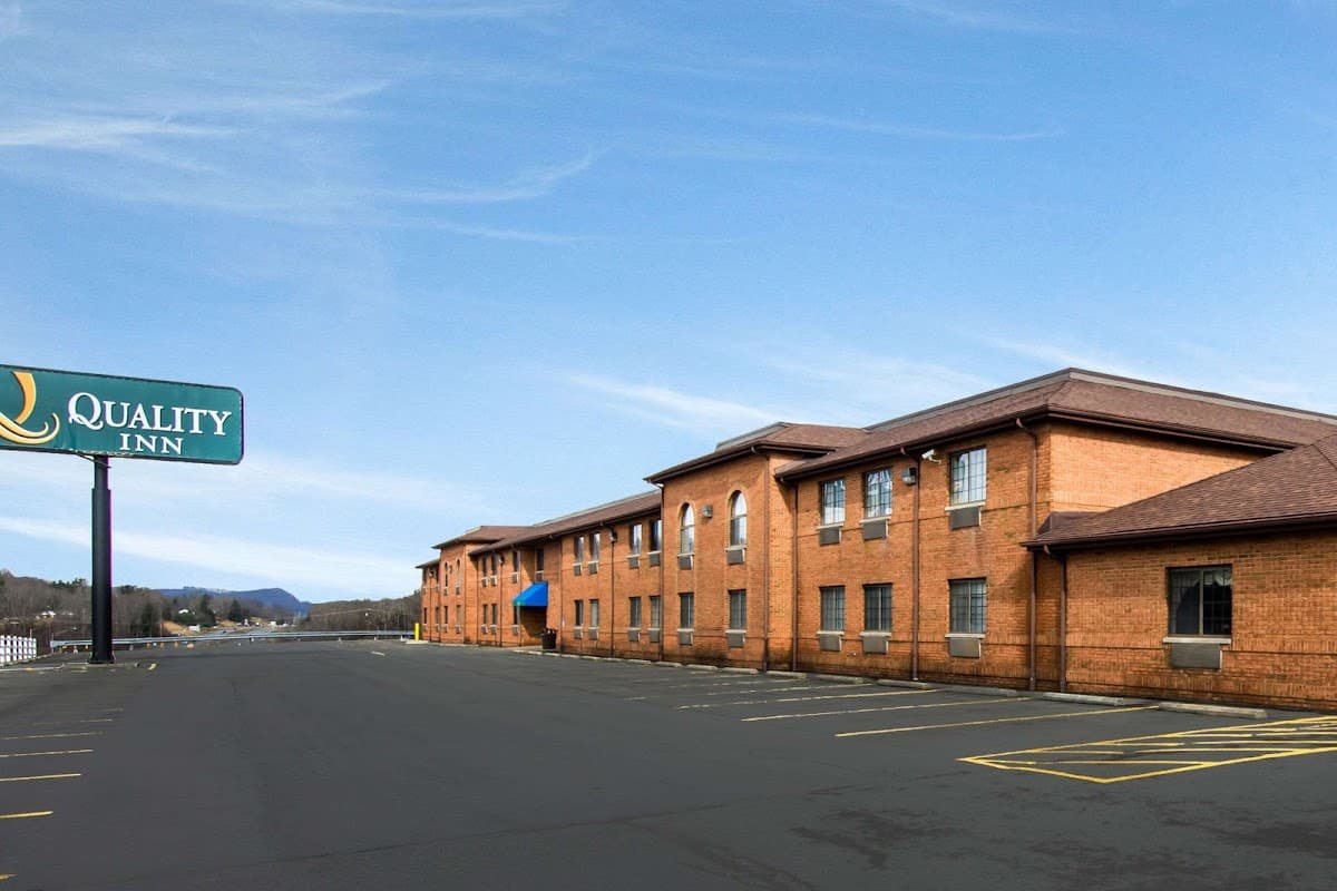 Quality Inn Summersville - New River Area