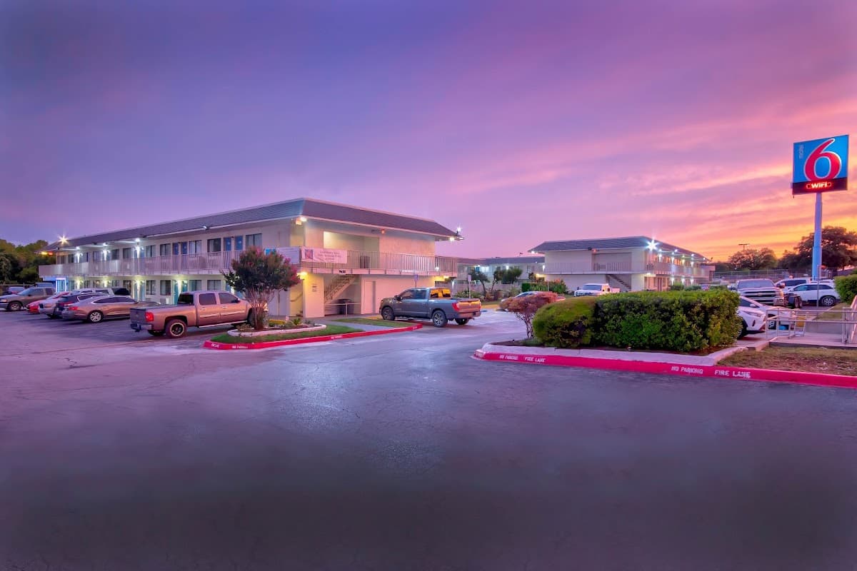 Motel 6 Austin, TX - North