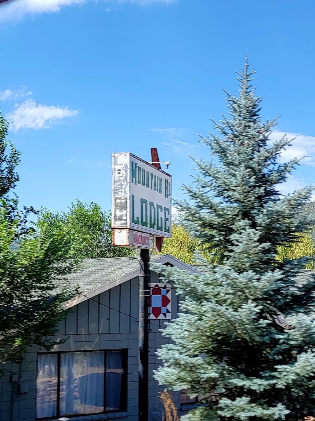Mountain Hi Lodge