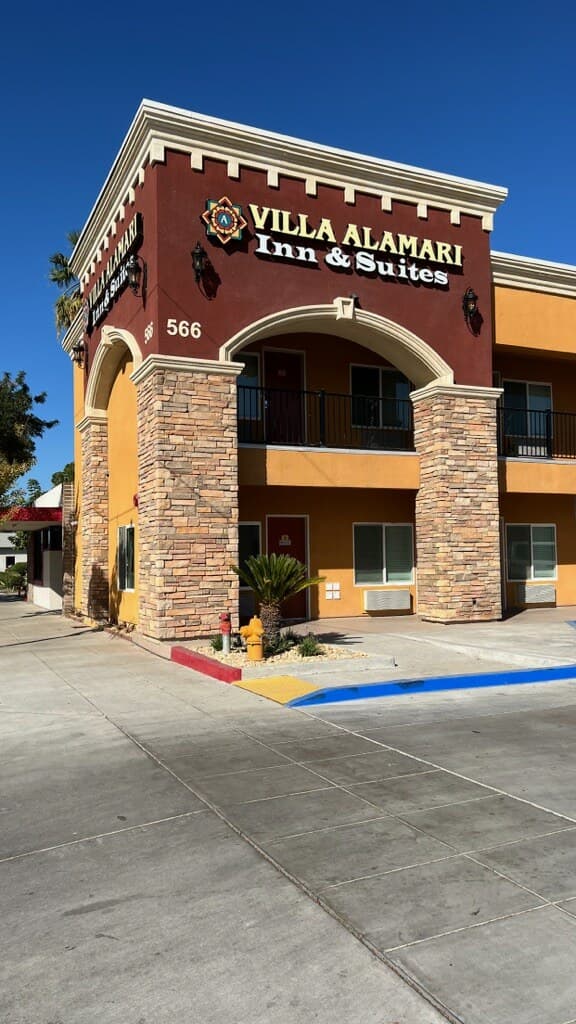 Villa Alamari Inn & Suites