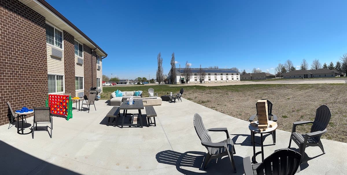 Bearcat Inn and Suites by GreenTree