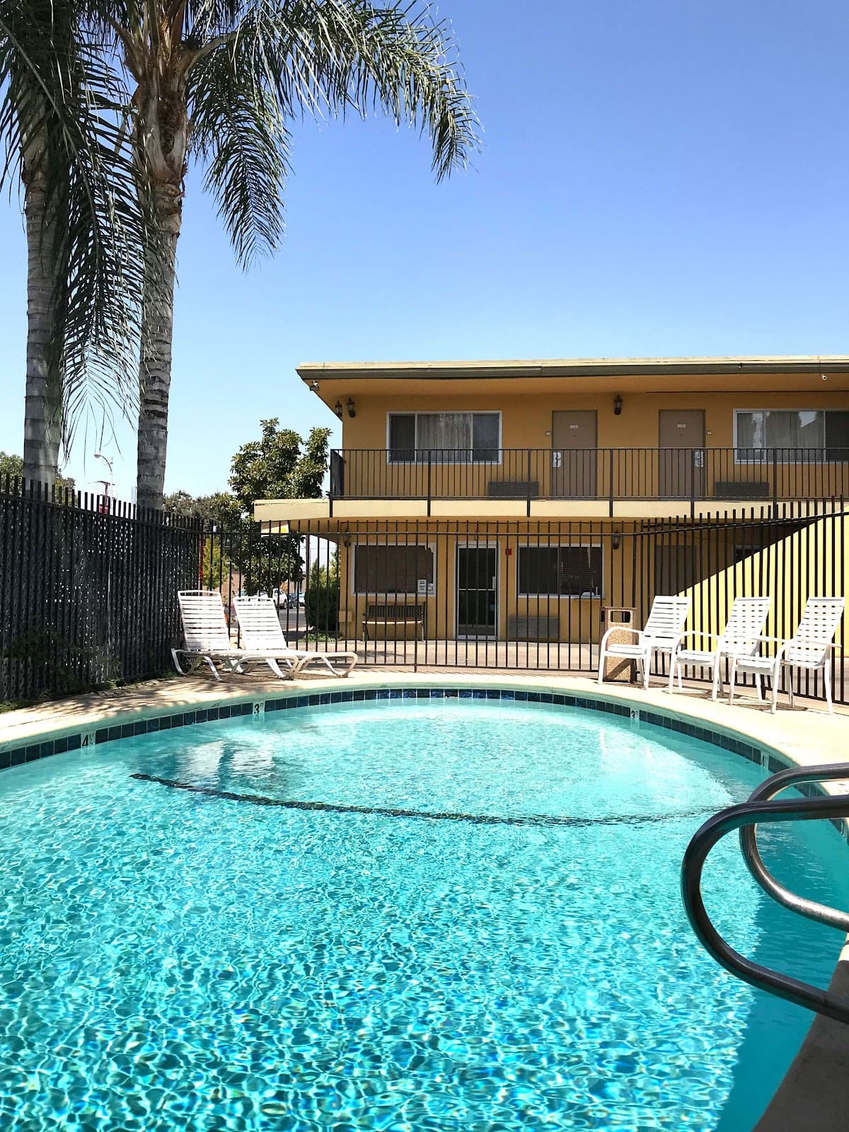 Americas Best Value Inn Visalia