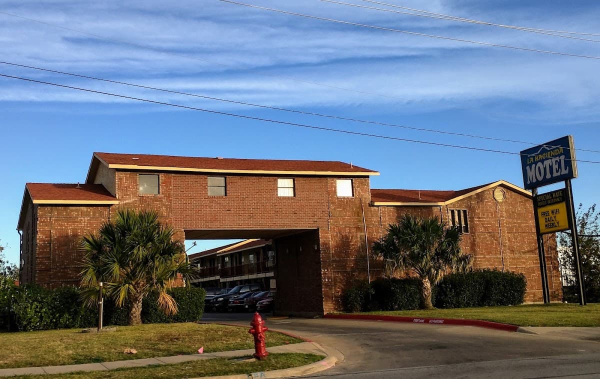 La Hacienda Motel