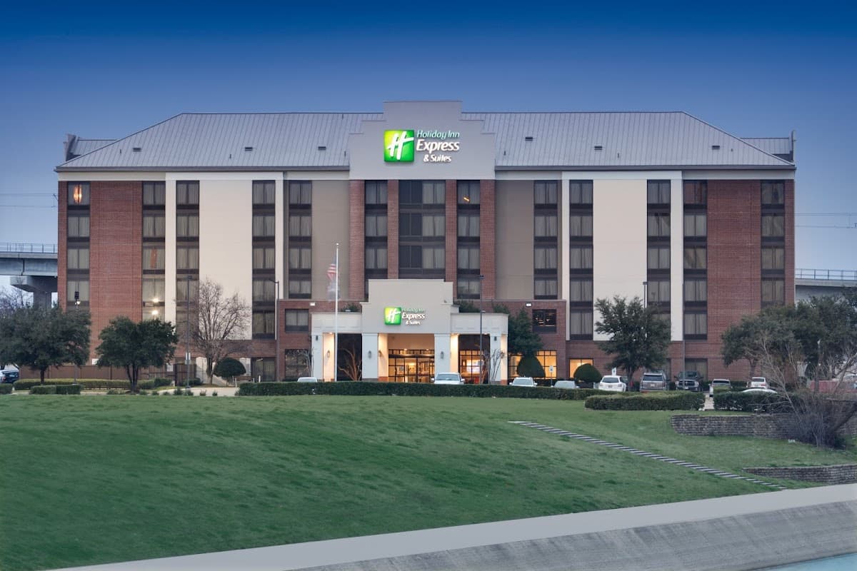 Holiday Inn Express & Suites Irving Conv Ctr - Las Colinas, an IHG Hotel