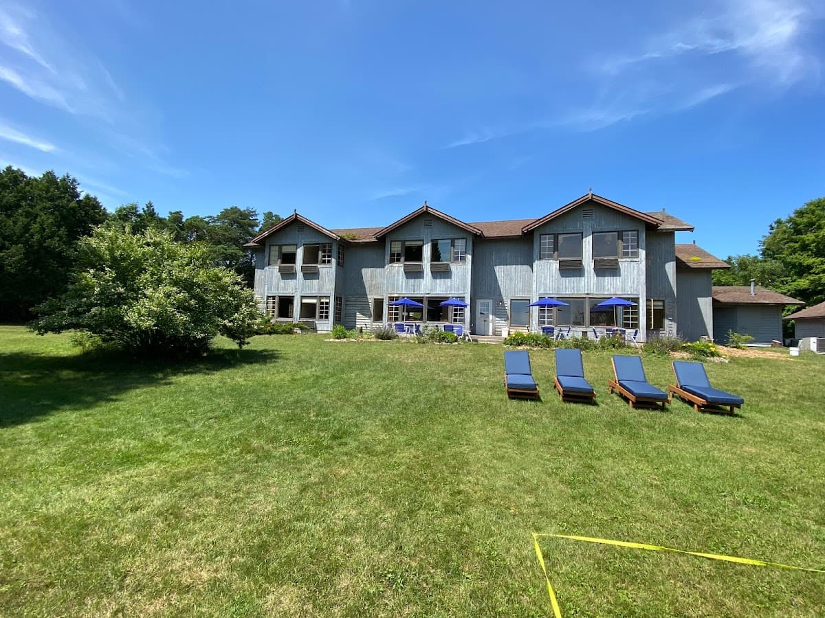 The Harbor Inn Resort