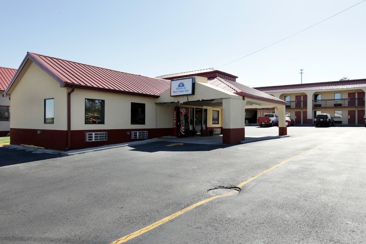 Americas Best Value Inn & Suites Macon at Eisenhower Pkwy