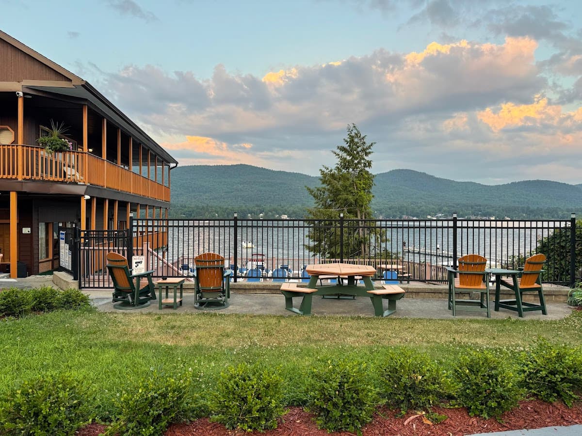 Lake Crest Inn