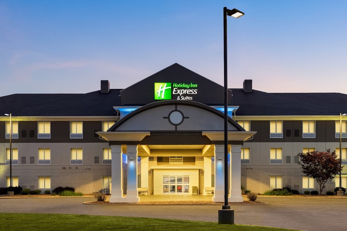 Holiday Inn Express & Suites North Fremont by IHG