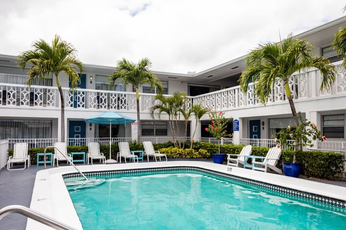 May-Dee Suites
