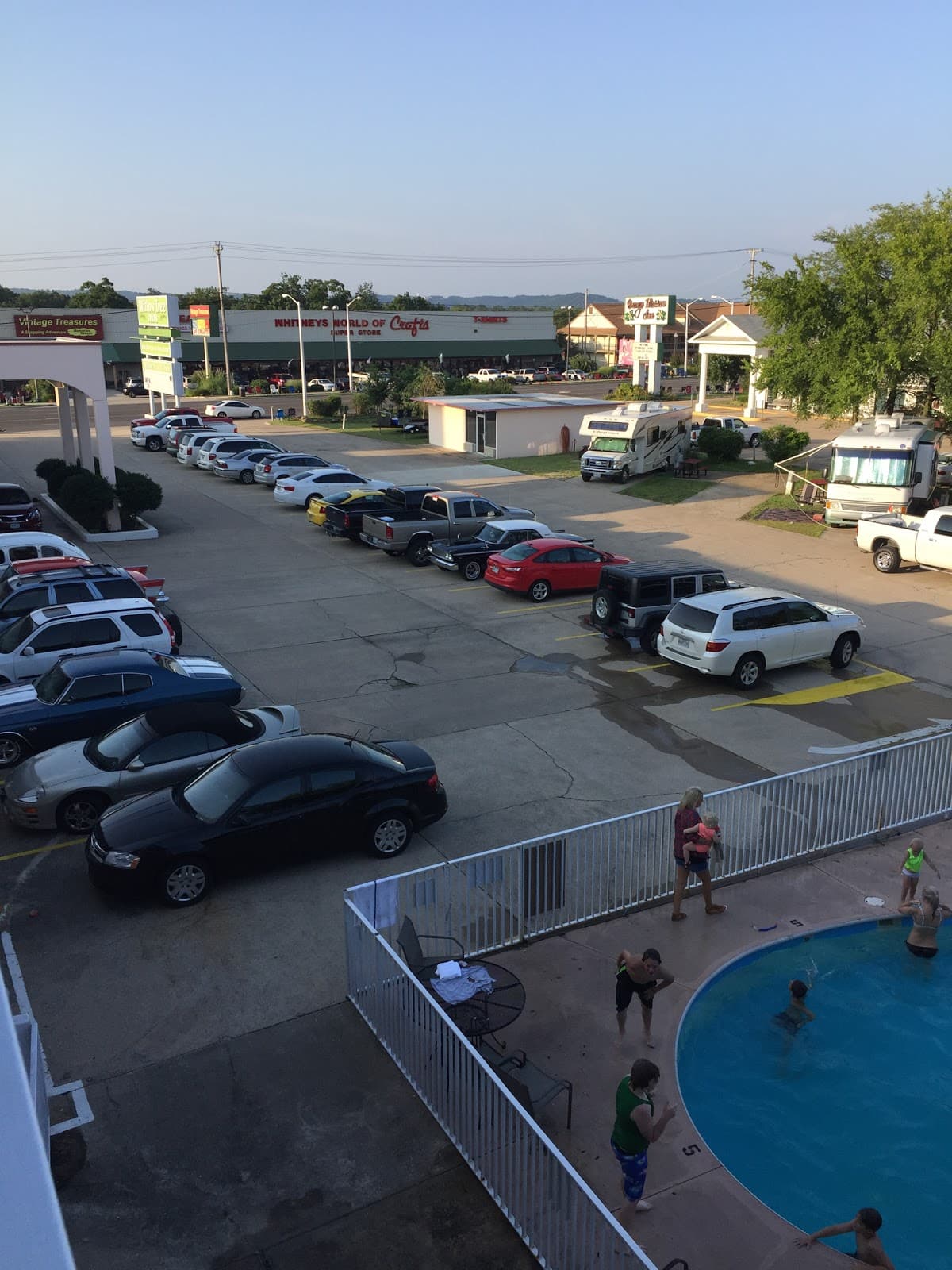 Willow Tree Inn & RV Park