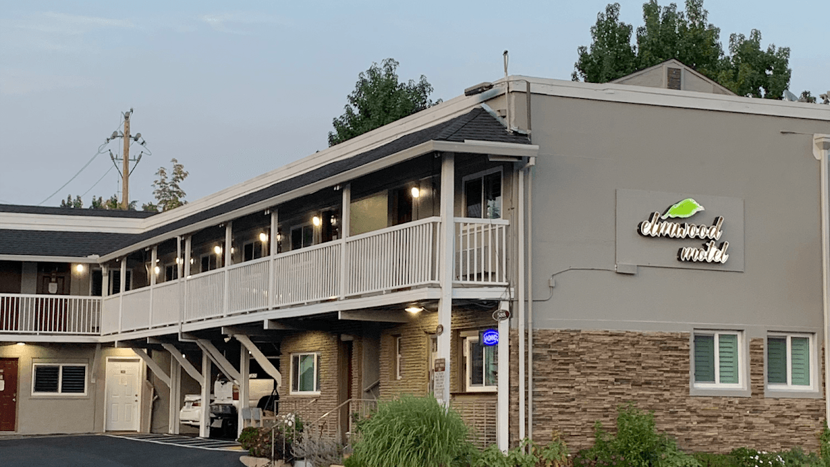 Elmwood Motel