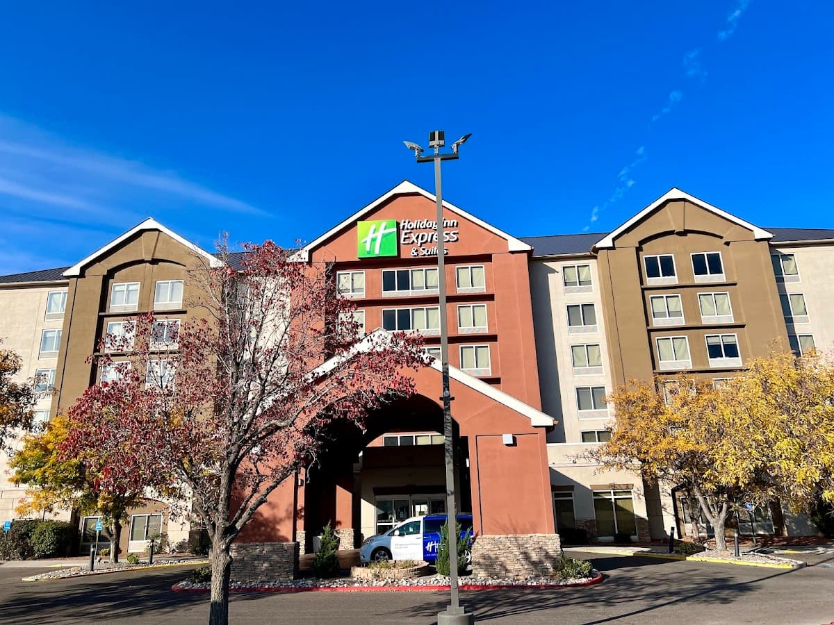 Holiday Inn Express & Suites Albuquerque Midtown