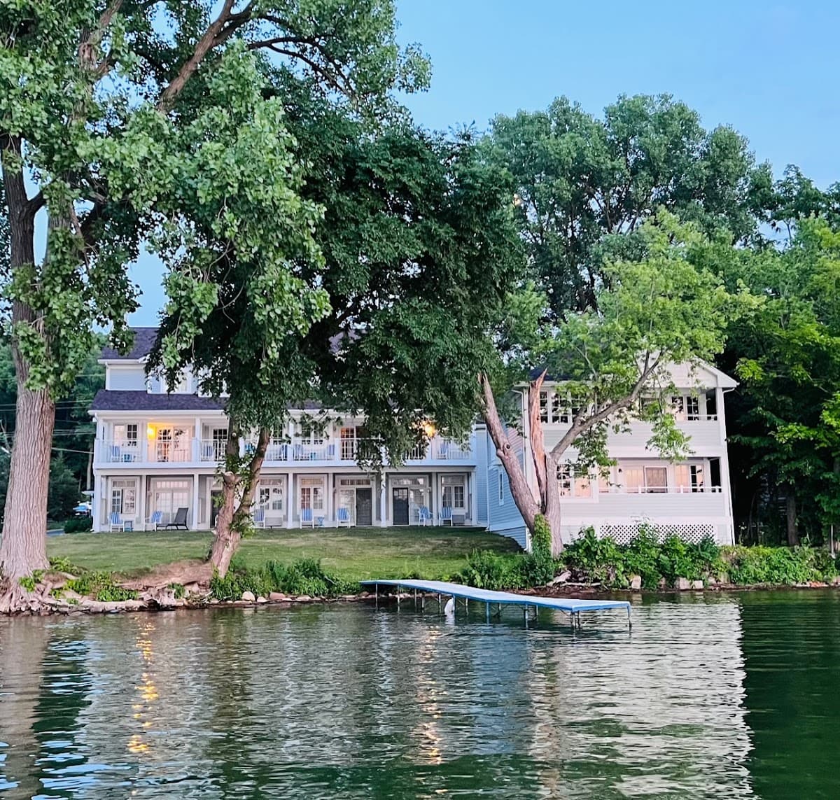 Sand Hill Inn