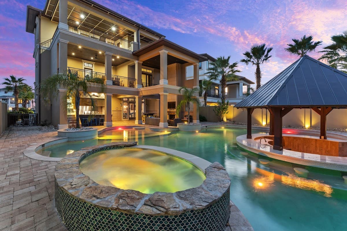 Splash - Vacation Rental Home in Destin, FL, Sleeps 32