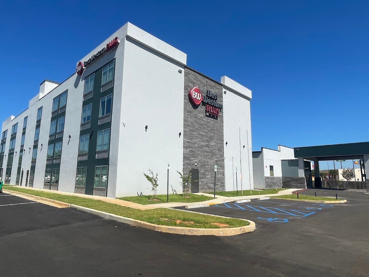 Best Western Plus Mobile Inn & Suites