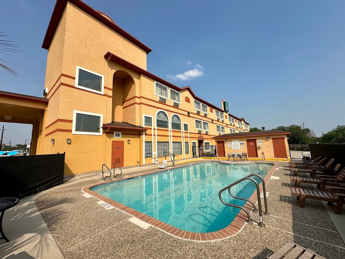 Quality Suites San Antonio Brooks City Base